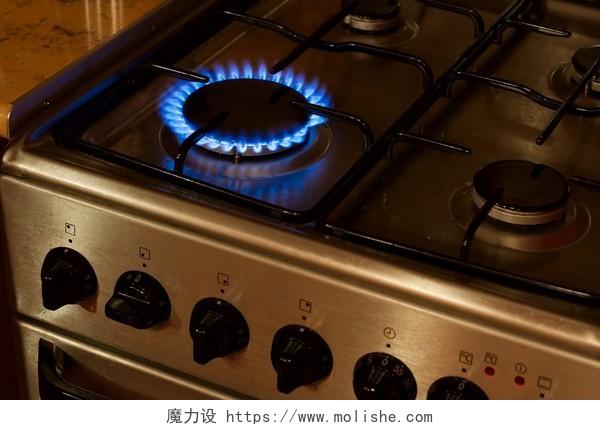 燃气灶燃烧火焰蓝色火焰厨房用品厨房用具